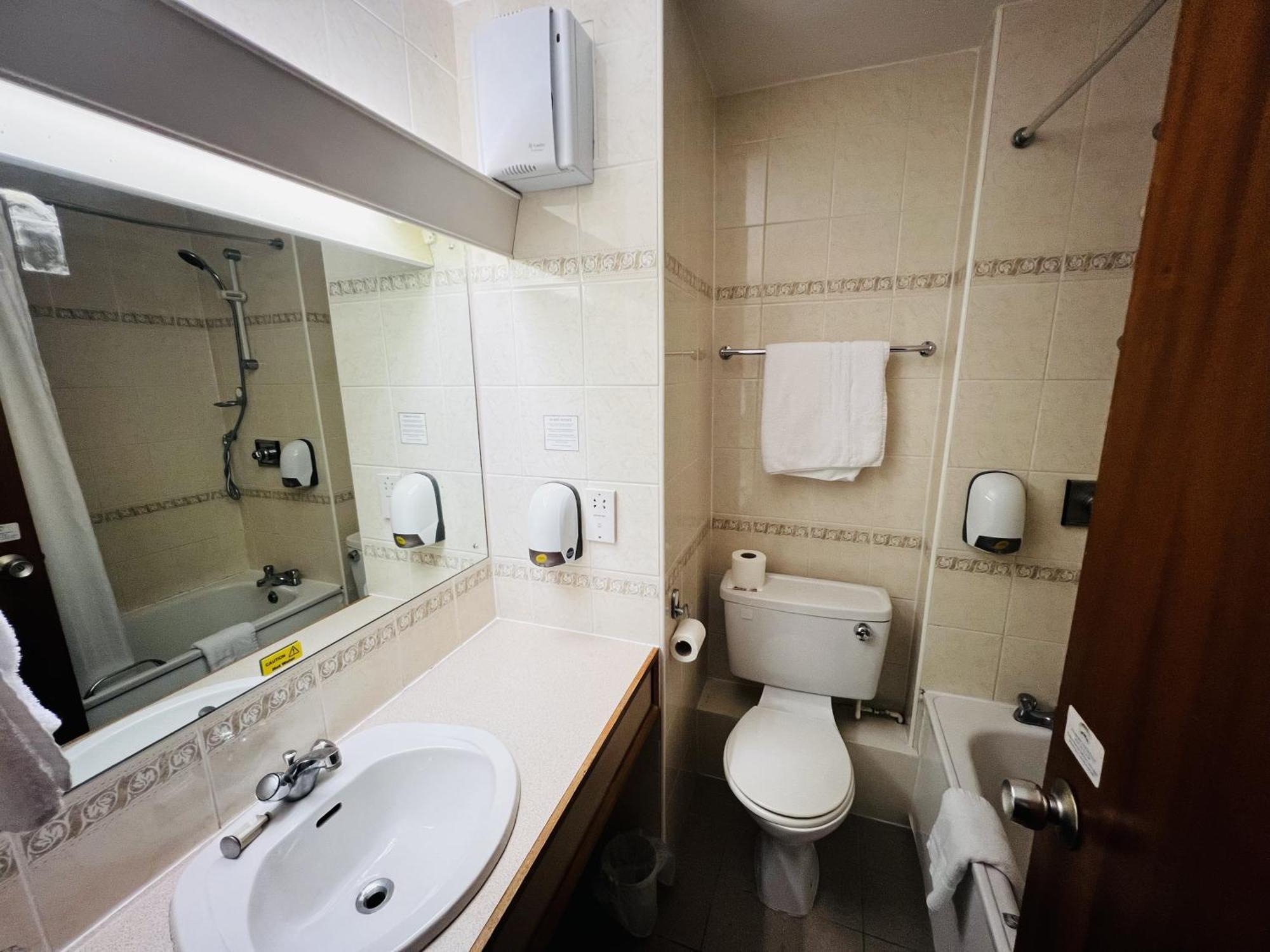 Ox Hotel Carlisle Карлайл Екстериор снимка